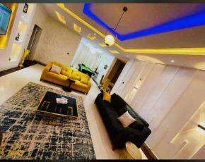 Picasso Luxurious 3 Bedroom apartment